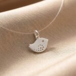 Lant cu fir transparent si pandantiv pasare - imagine 2