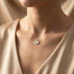 Lant cu fir transparent si pandantiv pasare