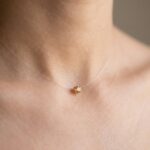 Lant pe fir transparent cu bobita swarovski (taietura briliant) auriu de 2,5 mm - imagine 2