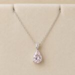 Colier din argint 925 cu diamant de laborator roz Pear (Moissanite)