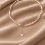 Colier cu perle scoică și charm fluture din Argint 925
